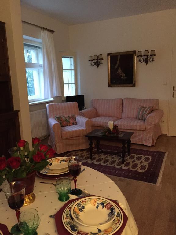 Exquisites Gartenapartment in eleganter Jugendstilvilla Wien Zimmer foto
